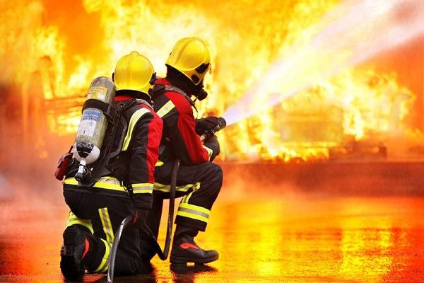 pic 1 - آشنایی با لیست کامل مهمترین تجهیزات آتش نشانی و کاربرد آنها